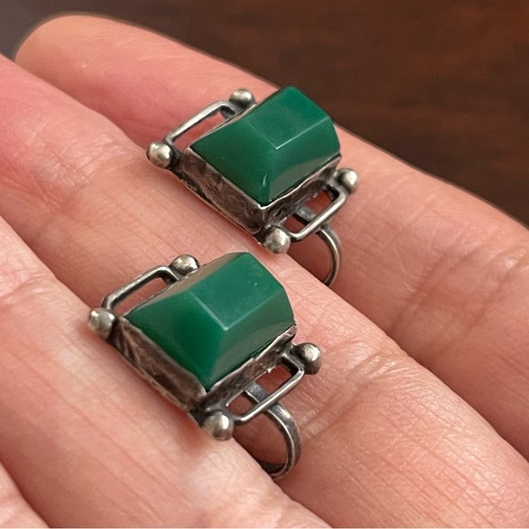 Art deco style glass chrysoprase solid silver screw back earrings - Picture 2 of 8